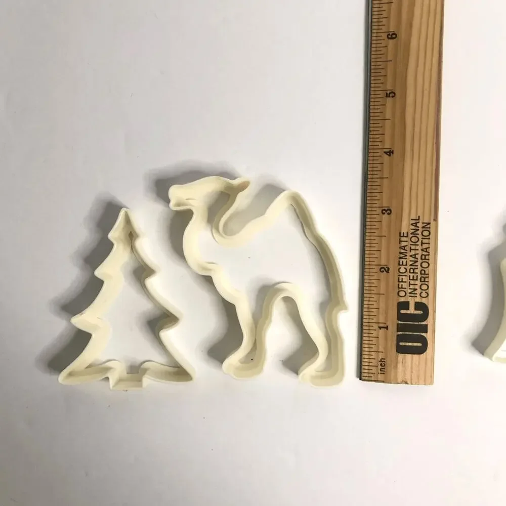 vintage white plastic cookie‎ cutters christmas camel santa tree bell 3 inch